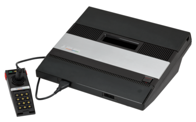 The Atari 5200 console with one controller attached.